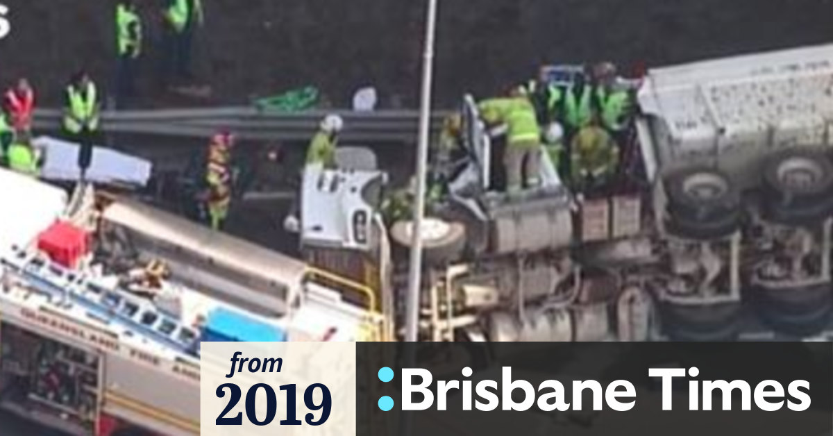 Delays ease after truck rollover caused major Brisbane Airport traffic